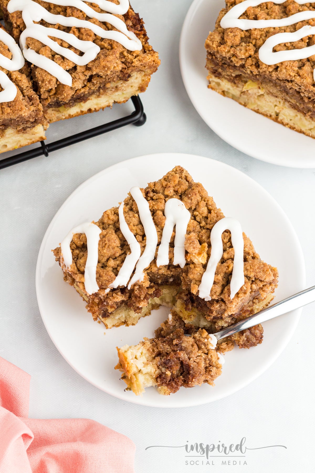 Apple Cinnamon Crumb Cake