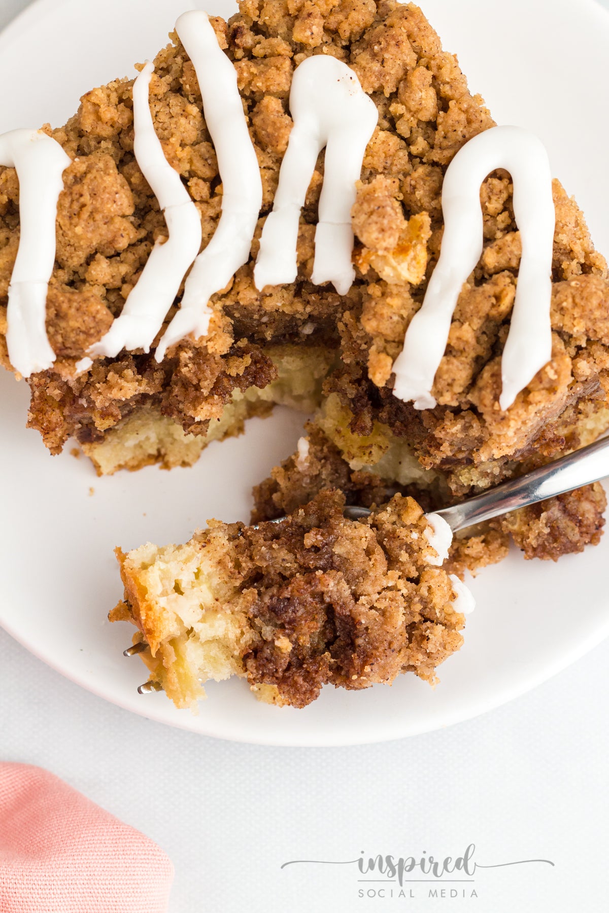 Apple Cinnamon Crumb Cake