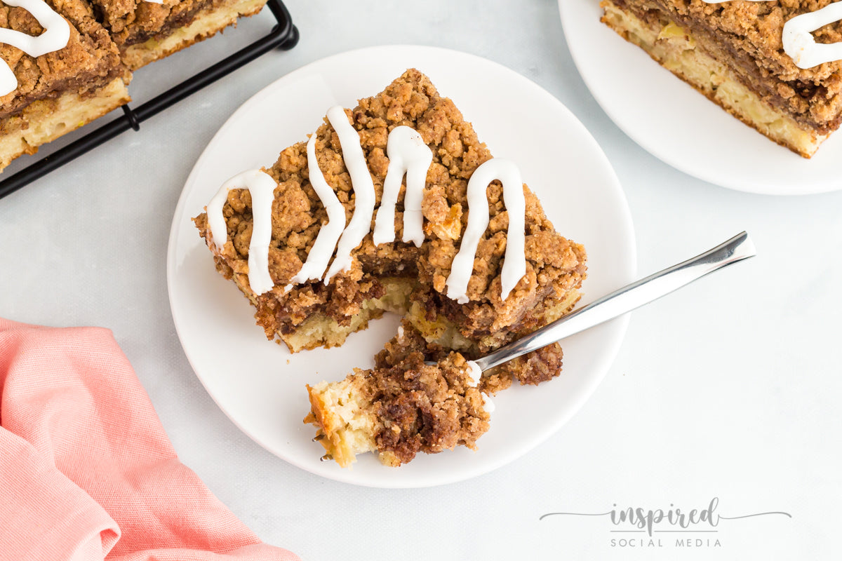 Apple Cinnamon Crumb Cake