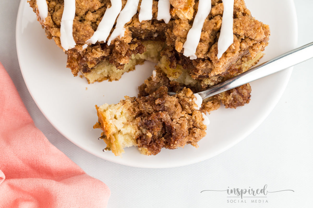 Apple Cinnamon Crumb Cake