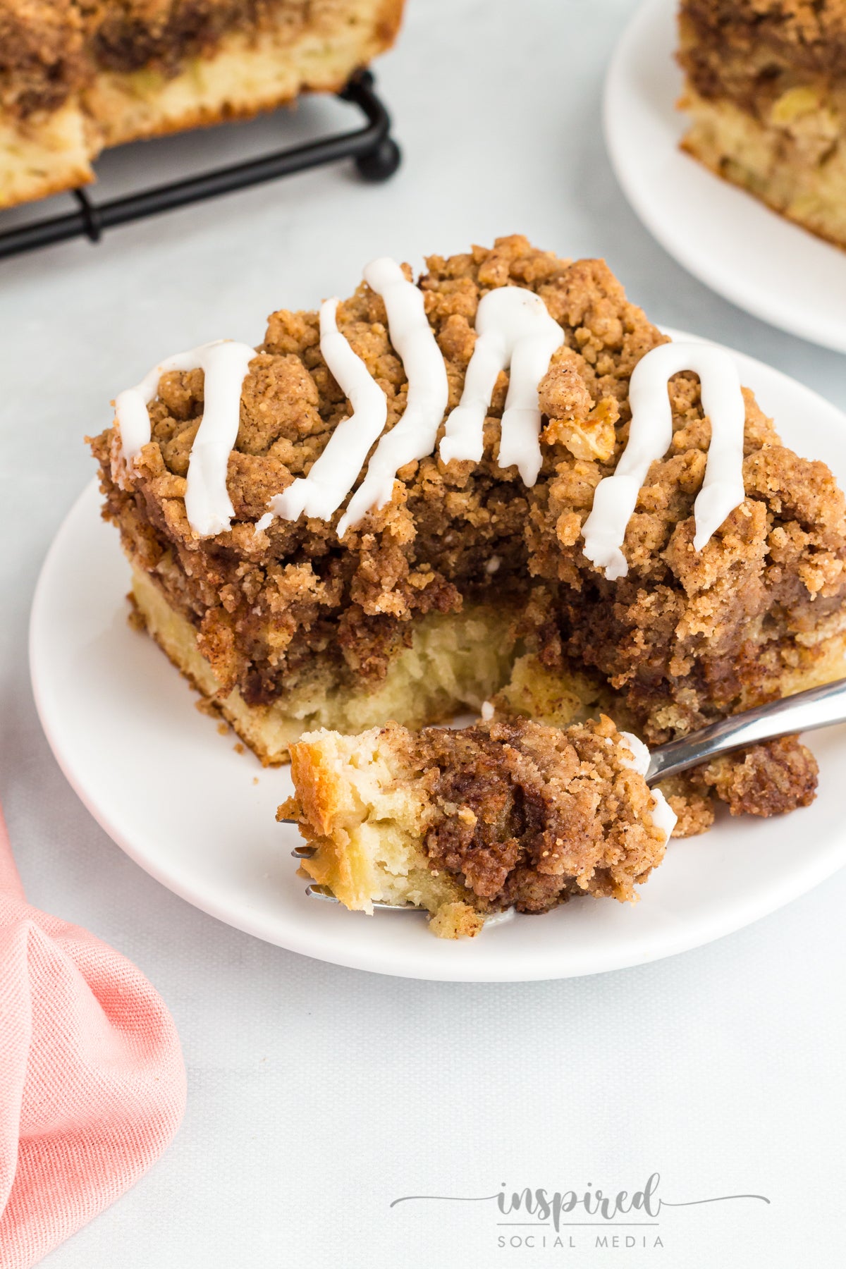 Apple Cinnamon Crumb Cake