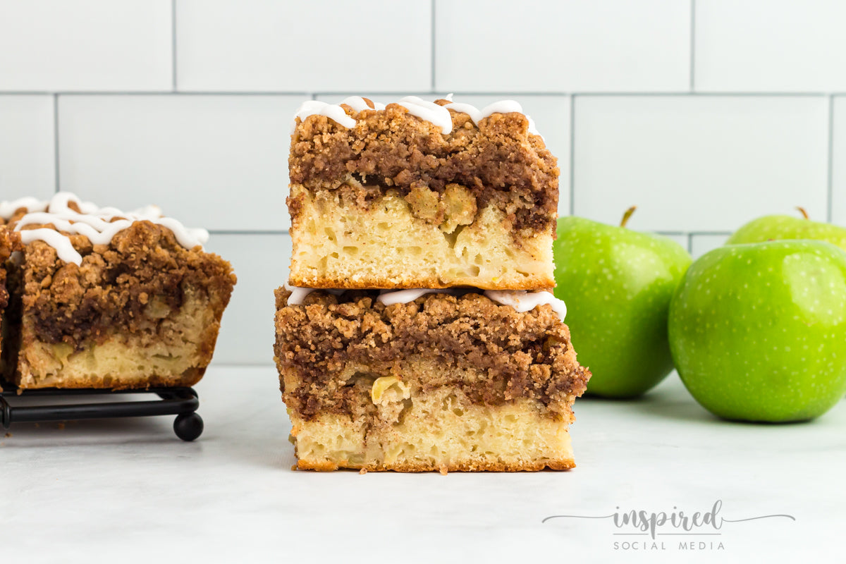Apple Cinnamon Crumb Cake