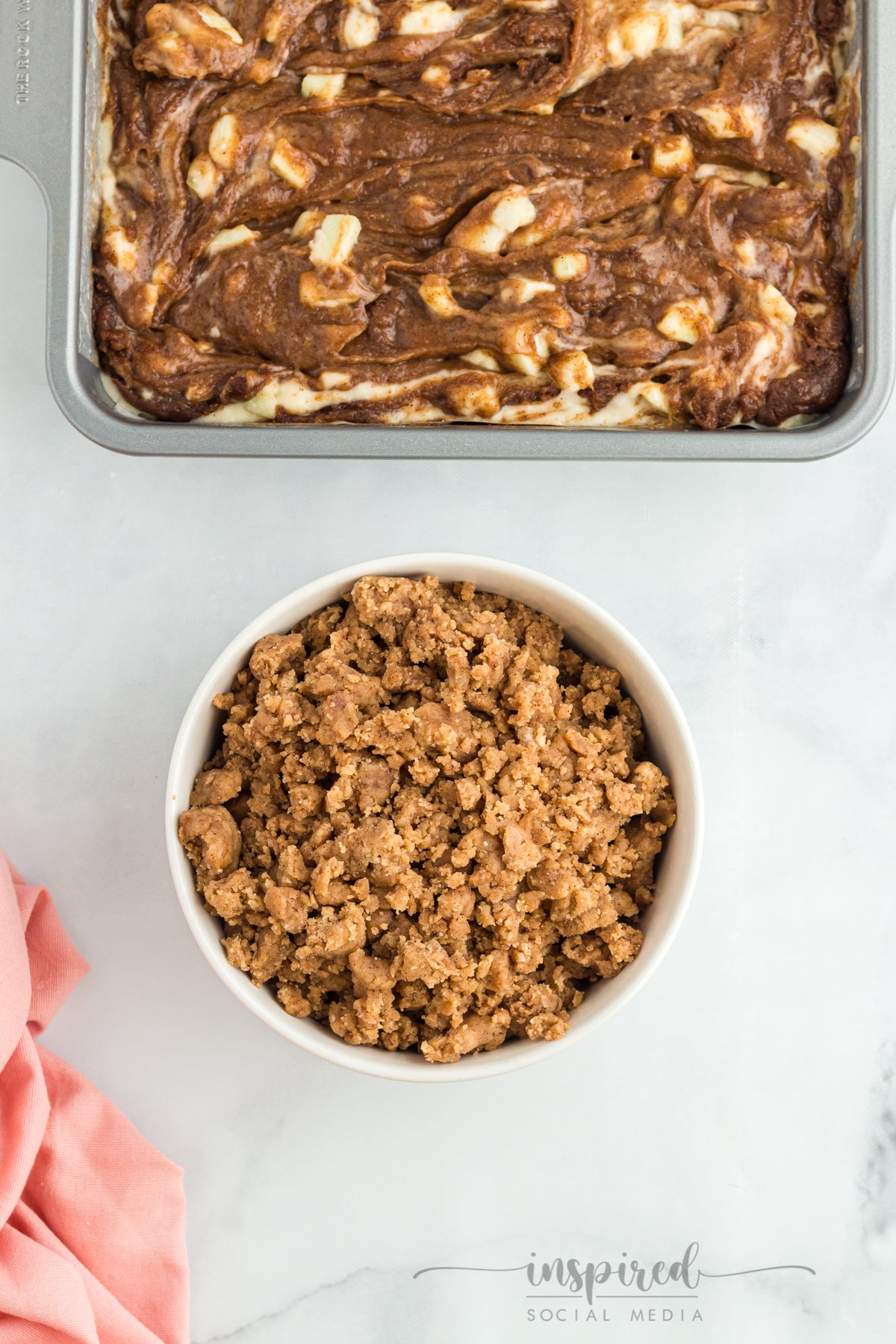 Apple Cinnamon Crumb Cake