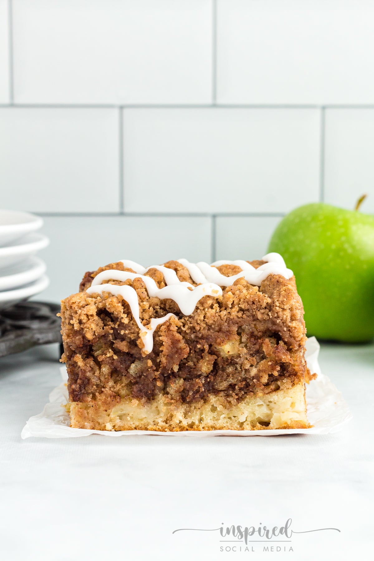 Apple Cinnamon Crumb Cake
