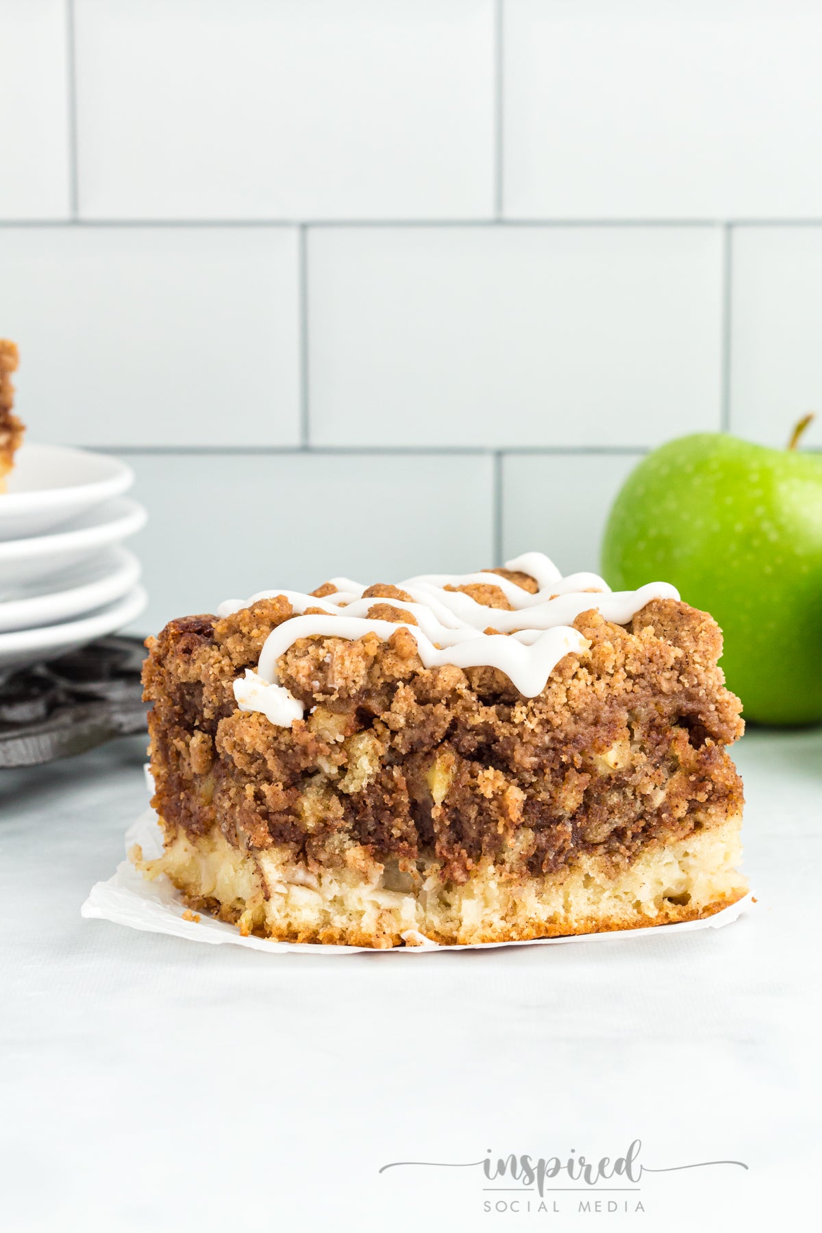 Apple Cinnamon Crumb Cake
